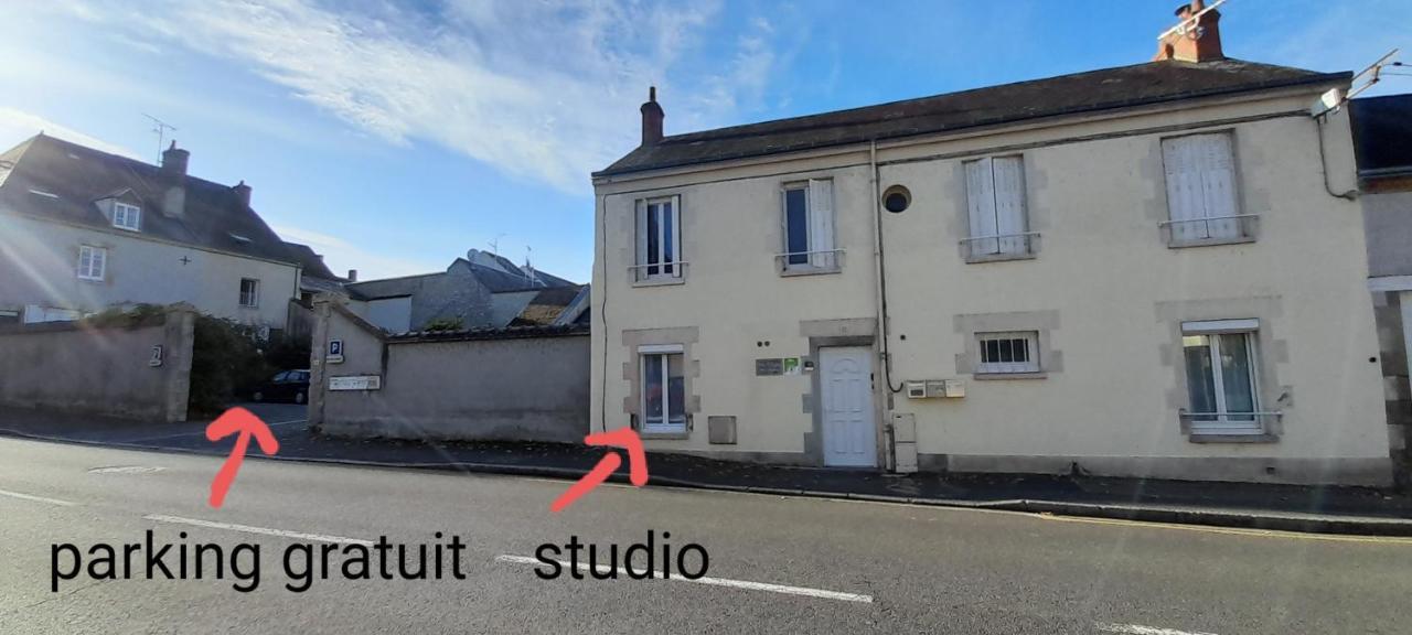 Studio Le Ligerien Saint-Denis-de lʼHôtel Eksteriør bilde